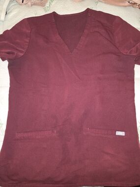 Figs Women's V-Neck Medical Scrub Top in Burgundy